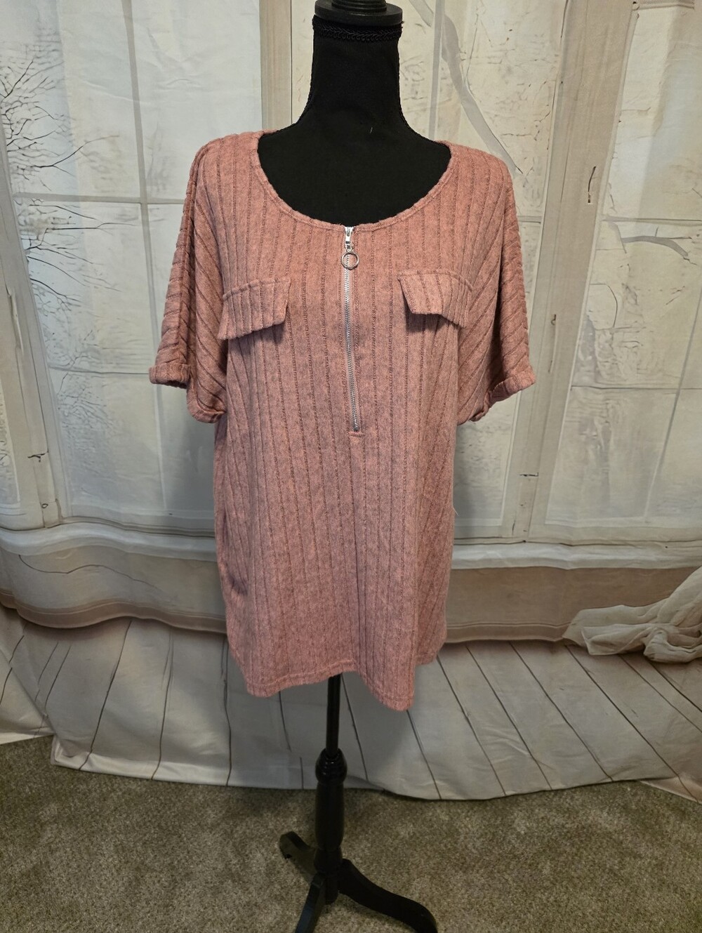 Kohl's Dusty Rose Ribbed Zip-Front Short Sleeve Top